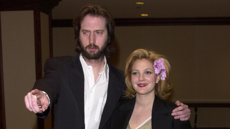 Tom Green and Drew Barrymore posing