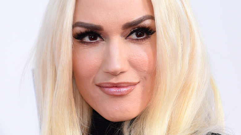 Gwen Stefani posing