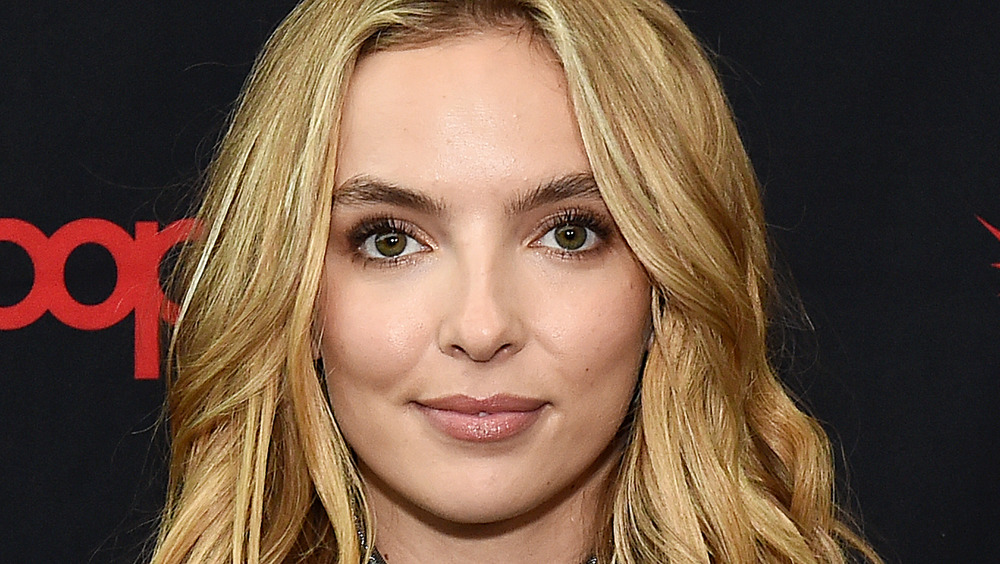 Jodie Comer poses for a photo on the red carpet