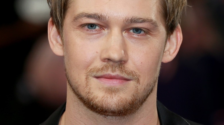 Joe Alwyn short beard