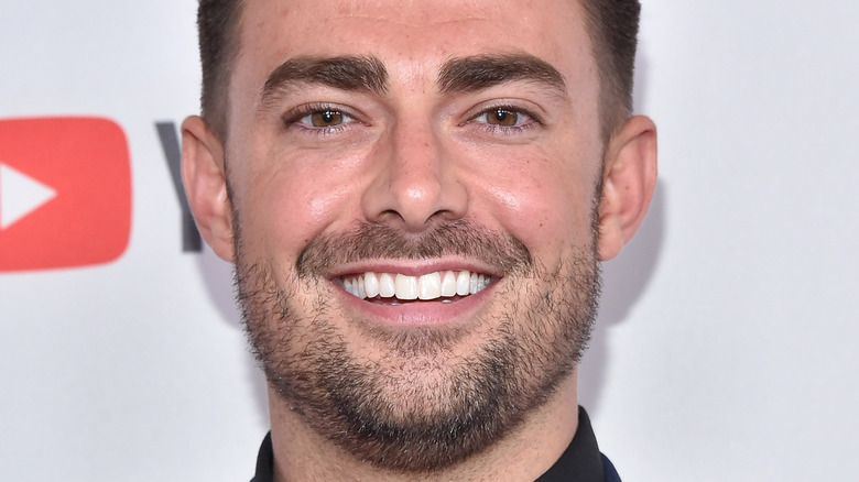 Jonathan Bennett smiling