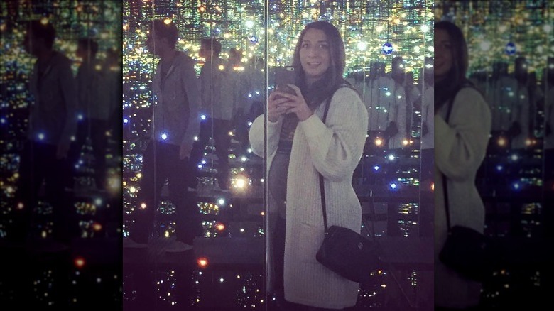 Chelsea Peretti pregnancy announcement photo