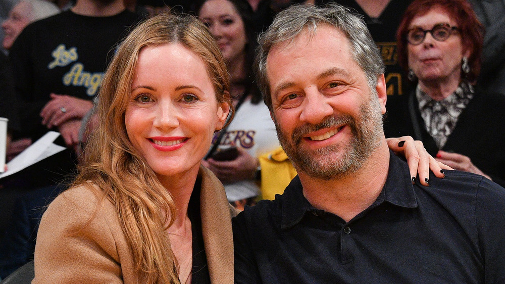 Leslie Mann and Judd Apatow basketball game