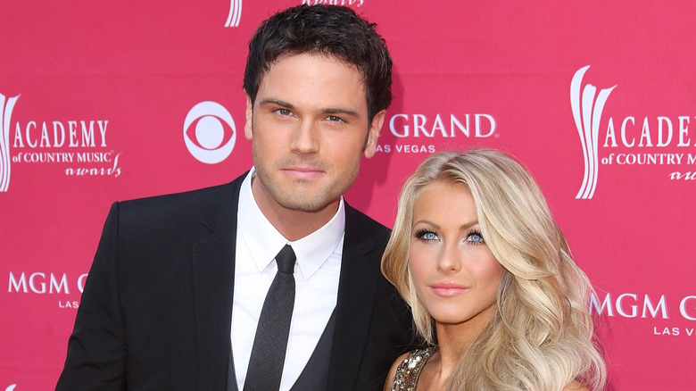 Chuck Wicks and Julianne Hough posing