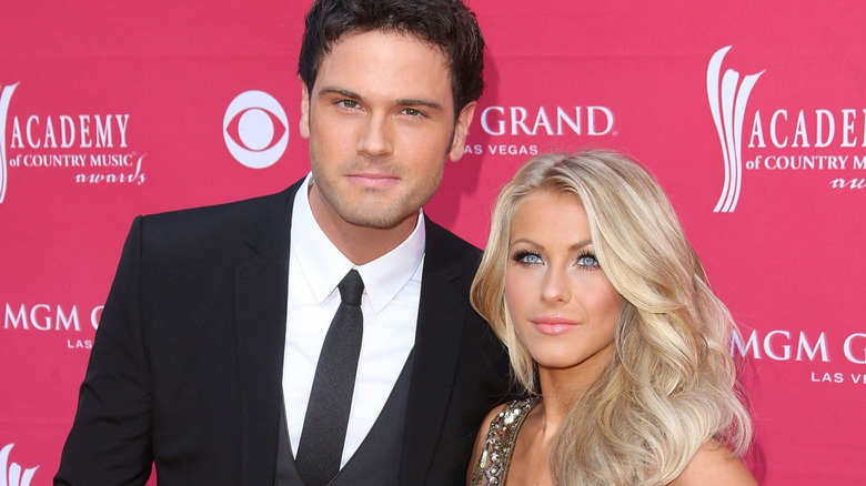 Chuck Wicks and Julianne Hough posing