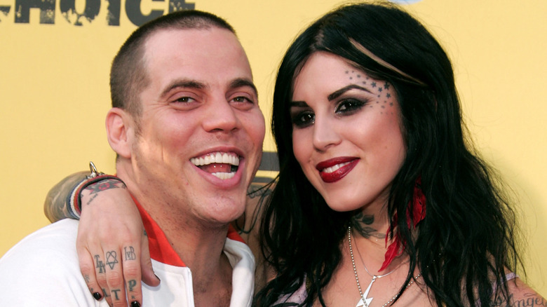 Steve-O and Kat Von D hugging