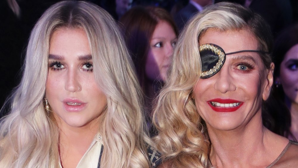 Kesha, Pebe Sebert