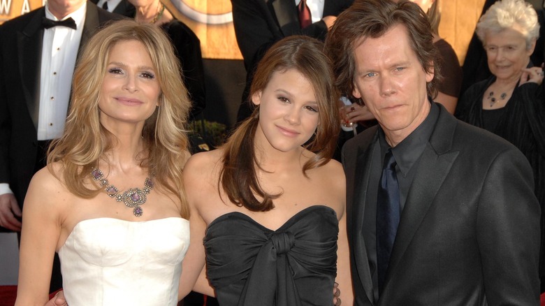 Kyra Sedgwick, Sosie Bacon, and Kevin Bacon posing
