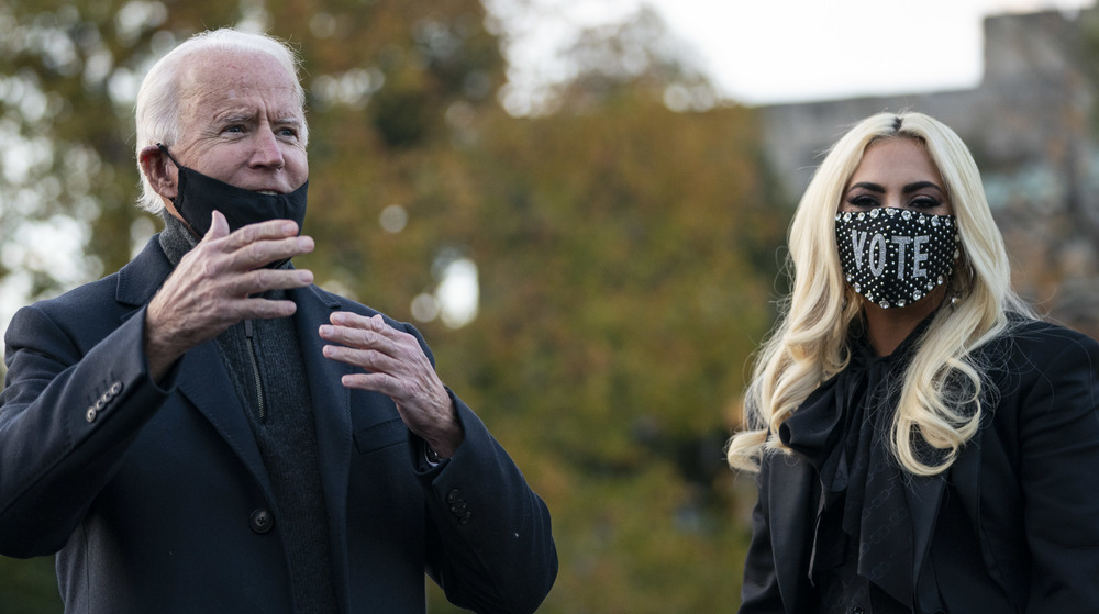 Joe Biden and Lady Gaga in masks