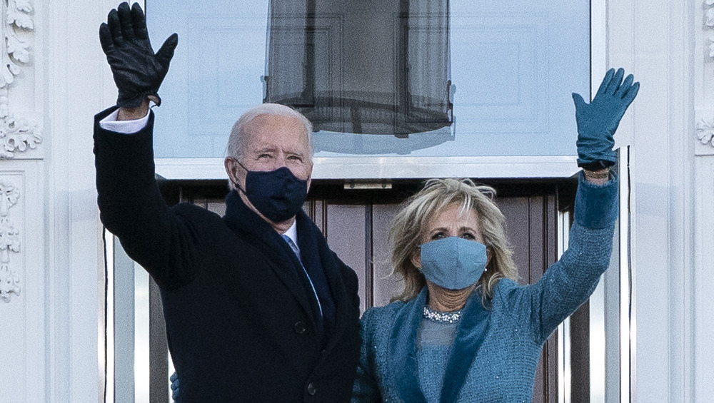 Joe Biden, Jill Biden, waving