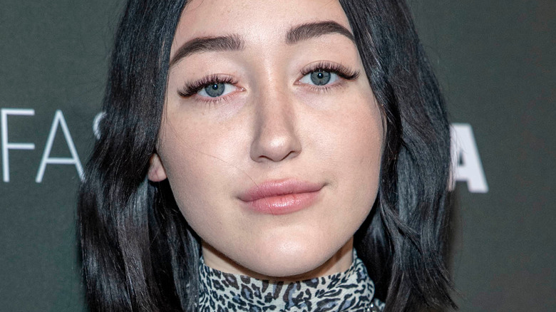 Noah Cyrus posing