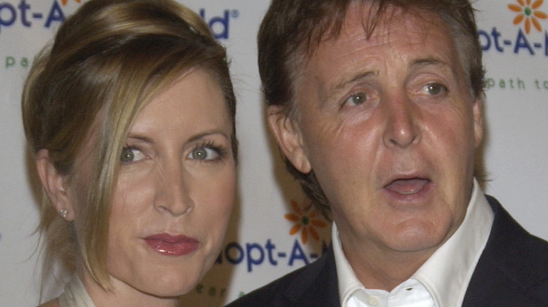 Heather Mills and Paul McCartney on a red carpet