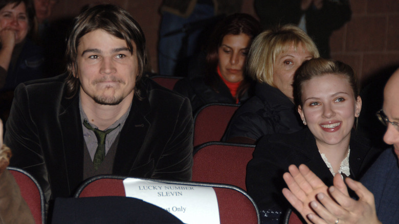 Josh Hartnett pursing lips, Scarlett Johansson smiling