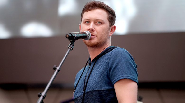 Scotty McCreery singing