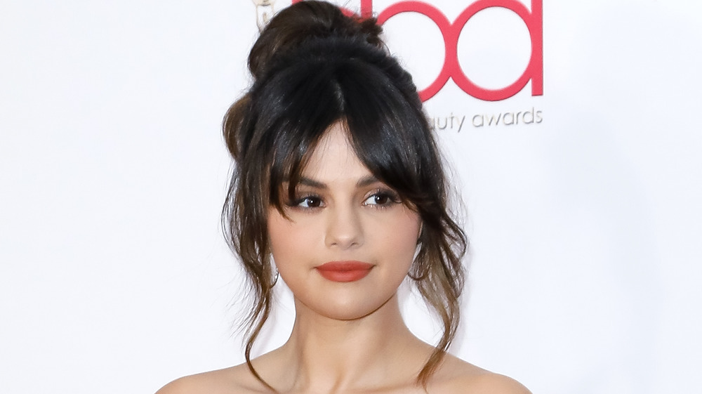 Selena Gomez posing on the red carpet