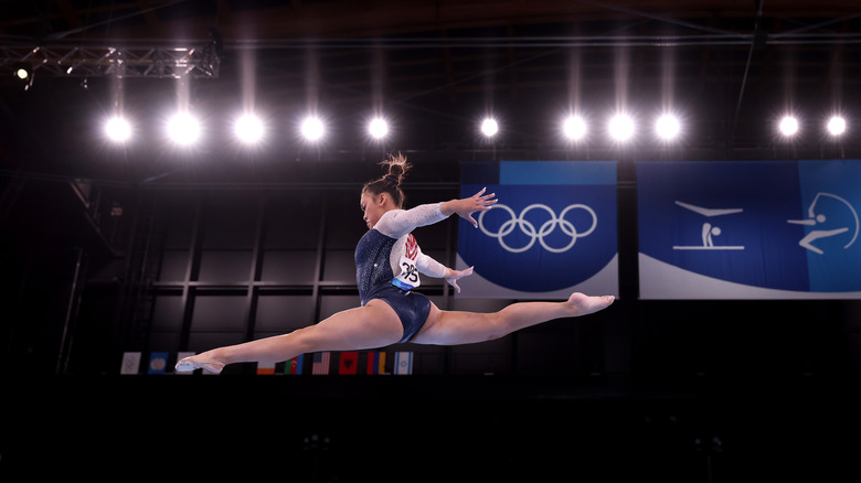 Suni Lee balance beam
