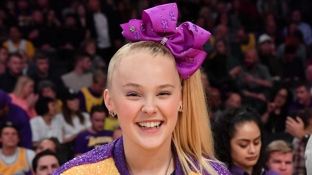 JoJo Siwa at a Laker's game