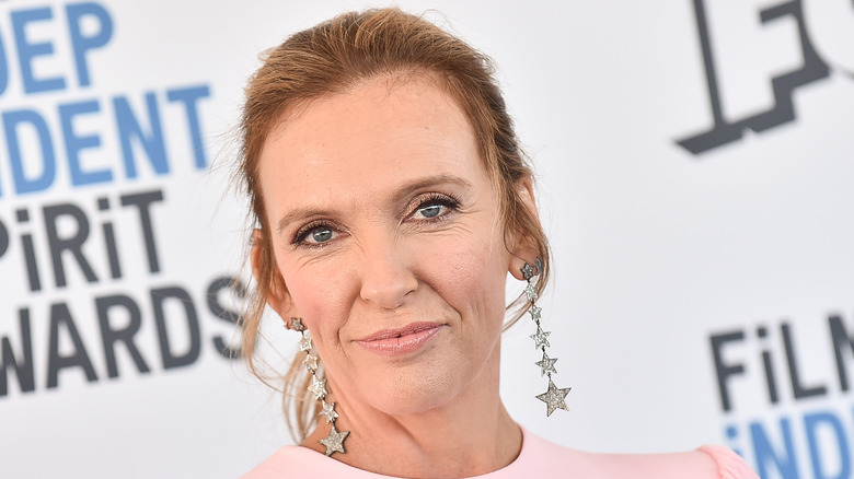 Toni Collette posing for cameras