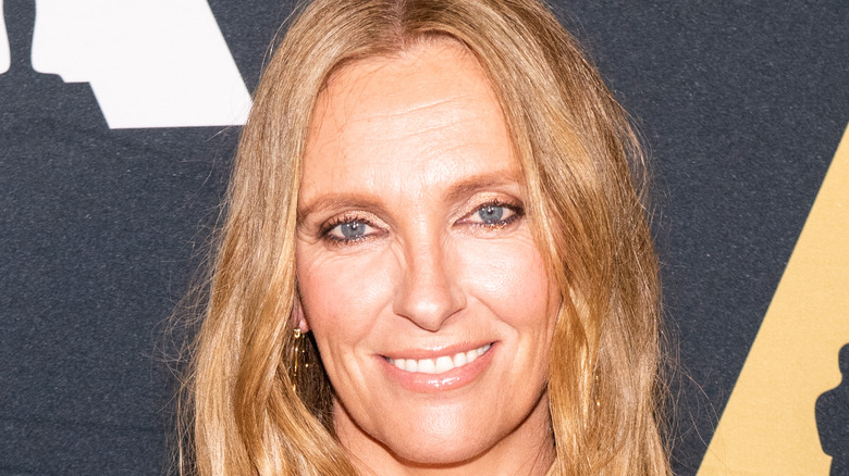 Toni Collette posing for cameras