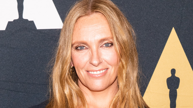 Toni Collette posing for cameras