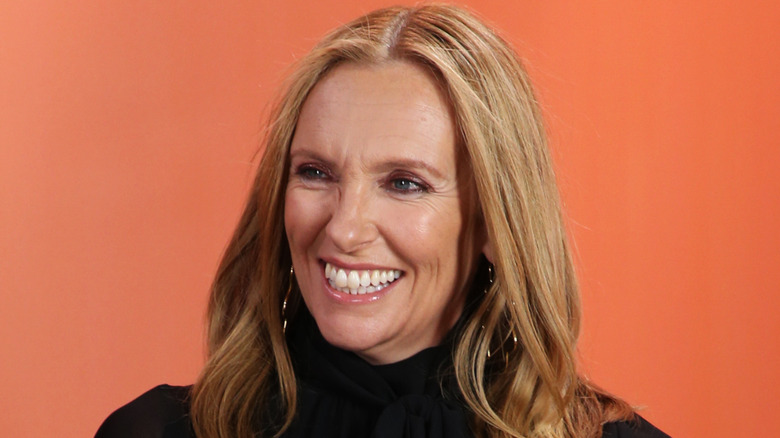 Toni Collette posing for cameras