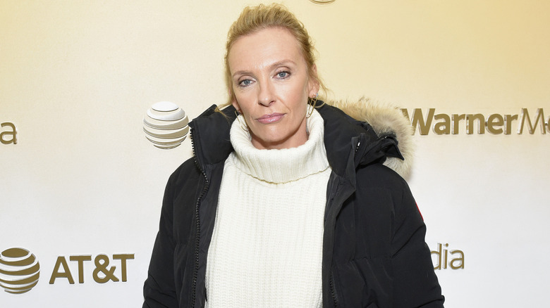 Toni Collette posing for cameras