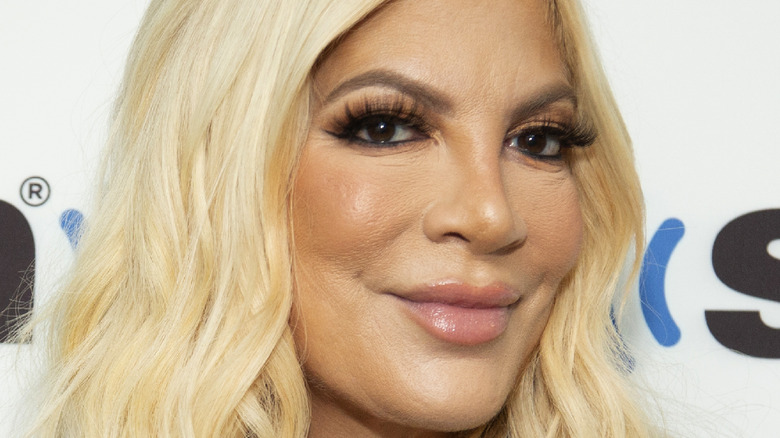 Tori Spelling eyelashes