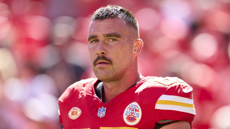 Travis Kelce playing football