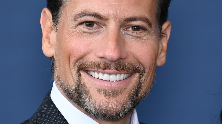 Ioan Gruffudd smiling