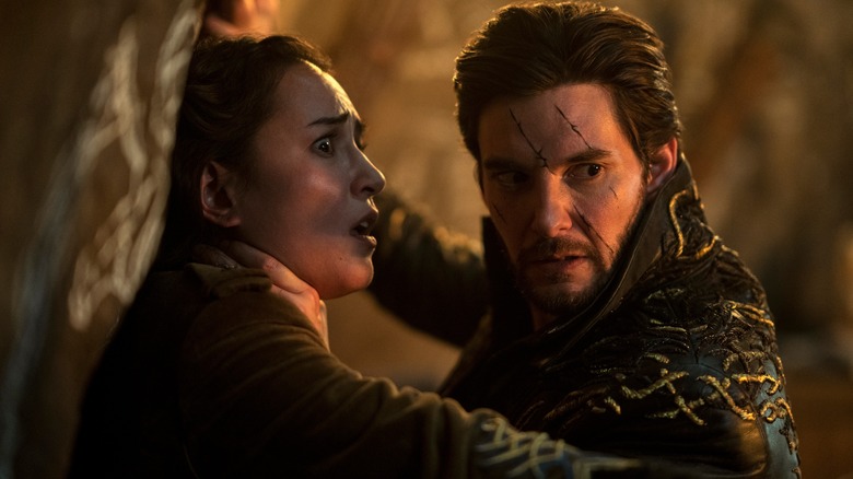 Jessie Mei Li and Ben Barnes in Shadow and Bone