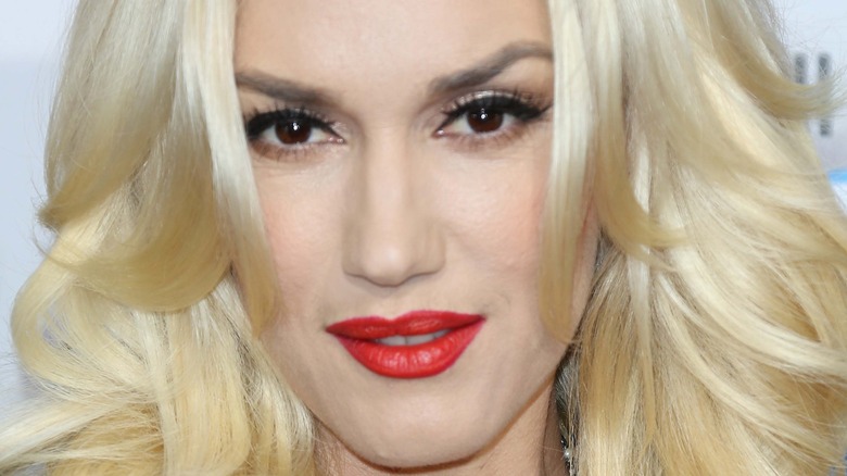 Gwen Stefani red lipstick