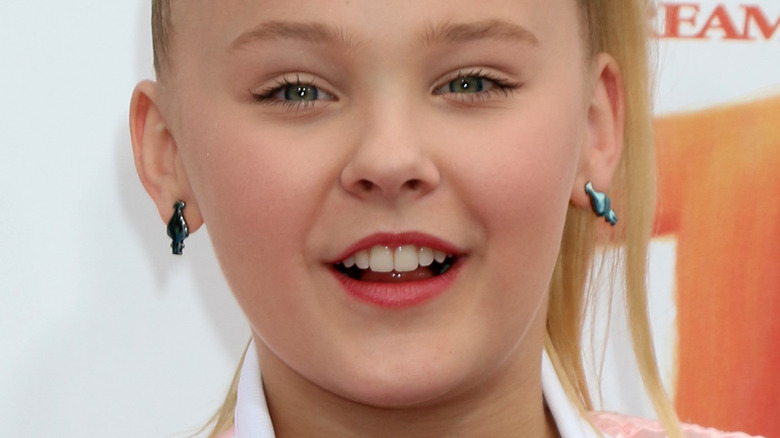 Jojo Siwa smiling red carpet event 