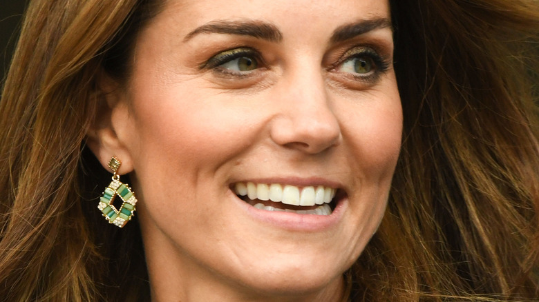 Kate Middleton green earrings