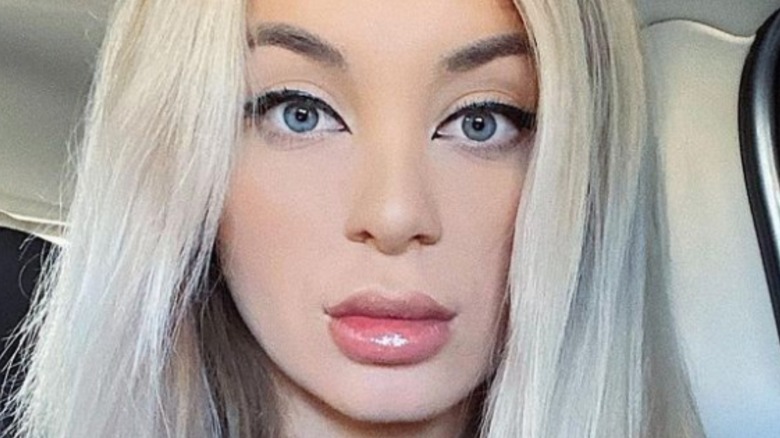 Yara Zaya taking a selfie