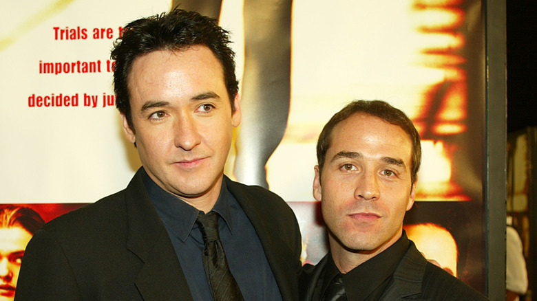 John Cusack and Jeremy Piven pose together in 2003