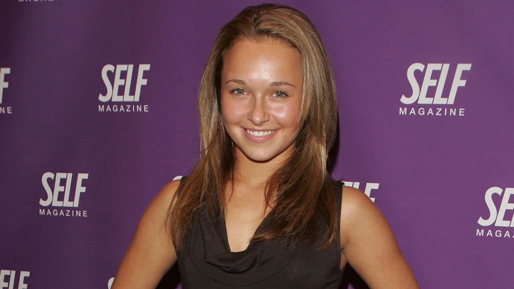 Hayden Panettiere posing at a Hollywood event in 2005