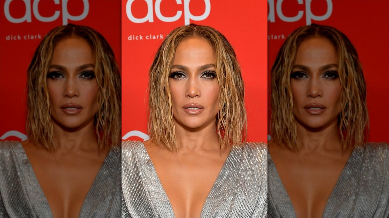Jennifer Lopez sporting a bob