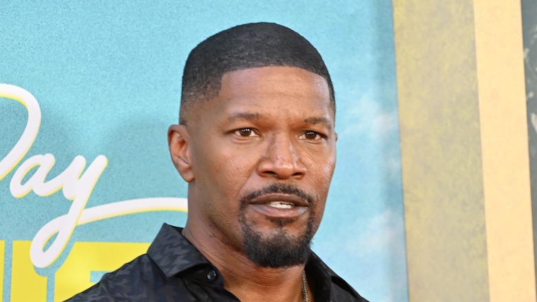 Jamie Foxx black shirt