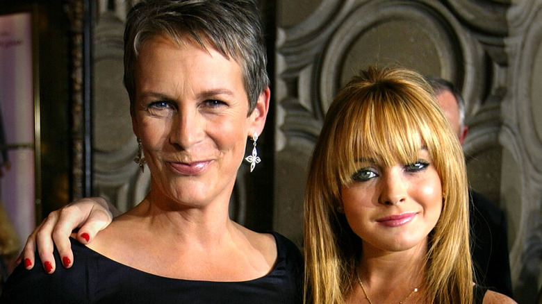 Jamie Lee curtis smiling with lindsay lohan
