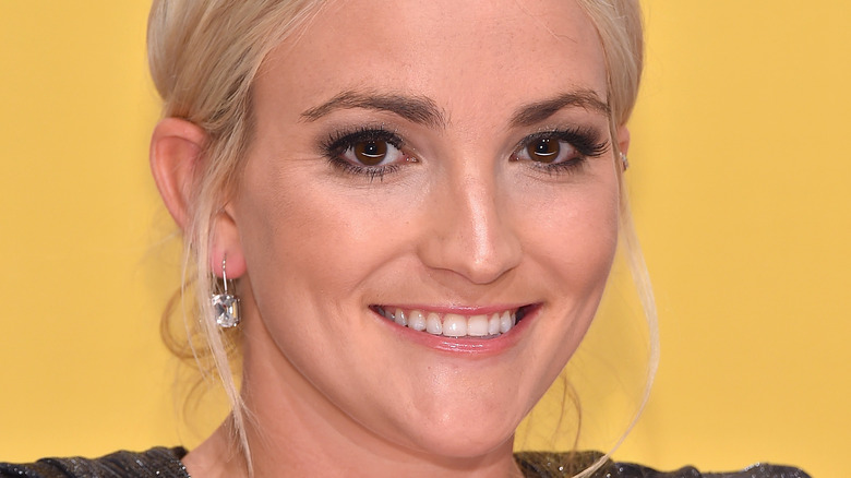 Jamie Lynn Spears smiling at event