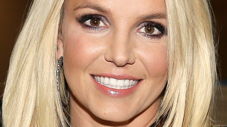 Britney Spears brown eyes