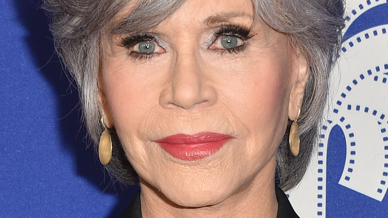 Jane Fonda red lipstick gray hair 