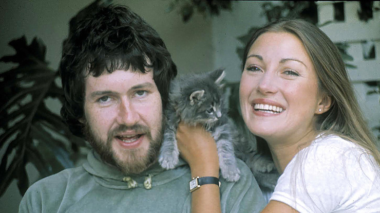 Jane Seymour and Geoffrey Planer pose together with a kitten.