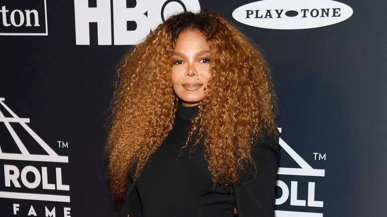 Janet Jackson posing