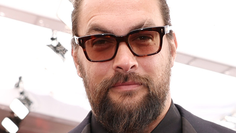 Jason Momoa on the 94th Annual Academy Awards red carpet in glasses