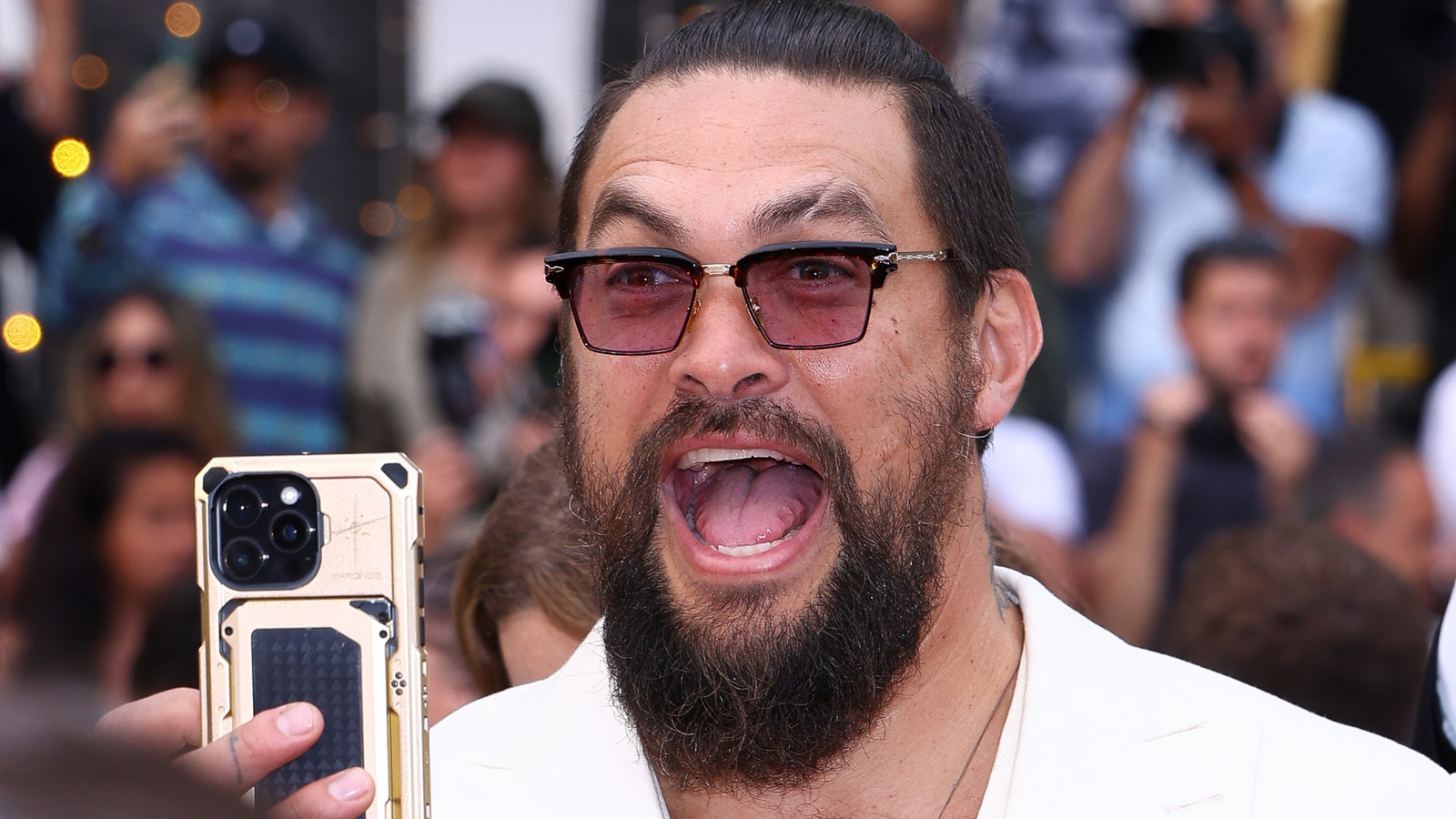 Jason Momoa's Beard-Free Makeover Has Everyone Saying The Same Thing