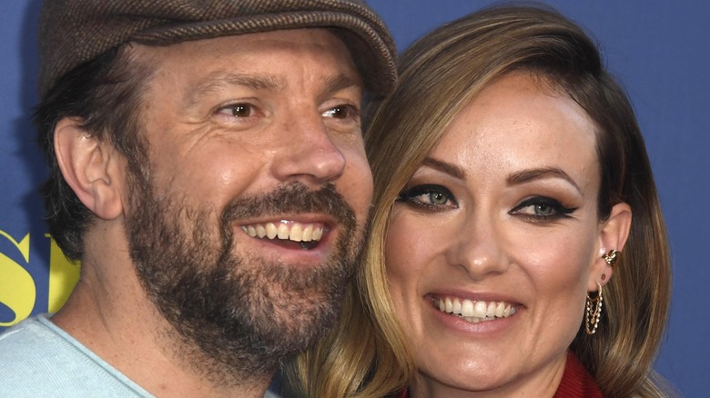 Jason Sudeikis and Olivia Wilde smiling