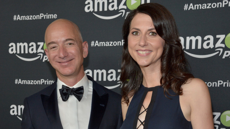 Jeff Bezos and MacKenzie Scott posing