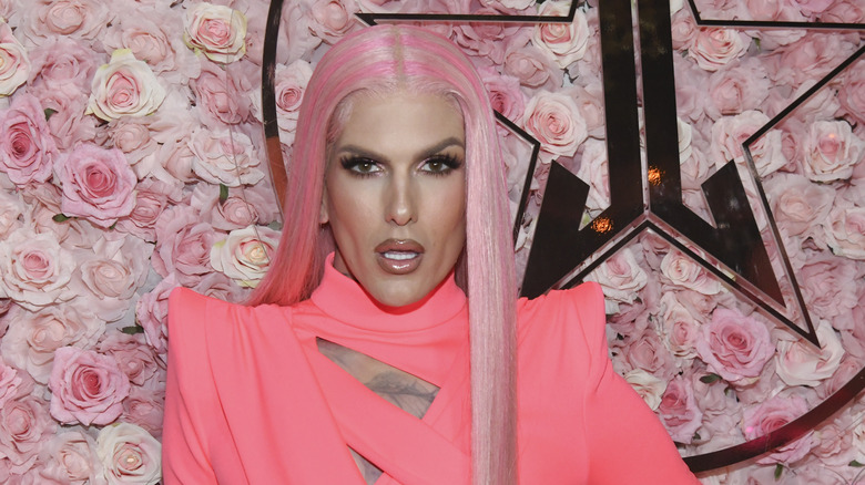 Jeffree Star posing at an event