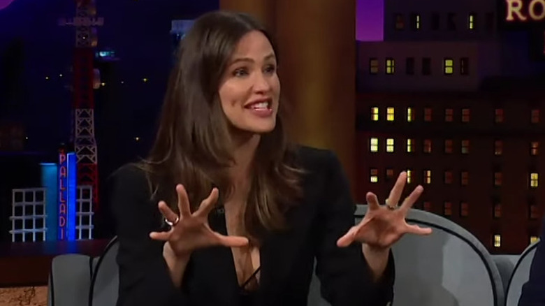 Jennifer Garner talks to James Corden's audience next to Greg Kinnear